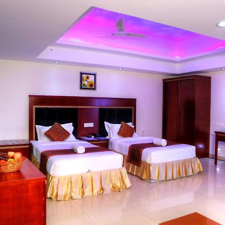 Hotel Hiton Perintalmanna Dış mekan fotoğraf