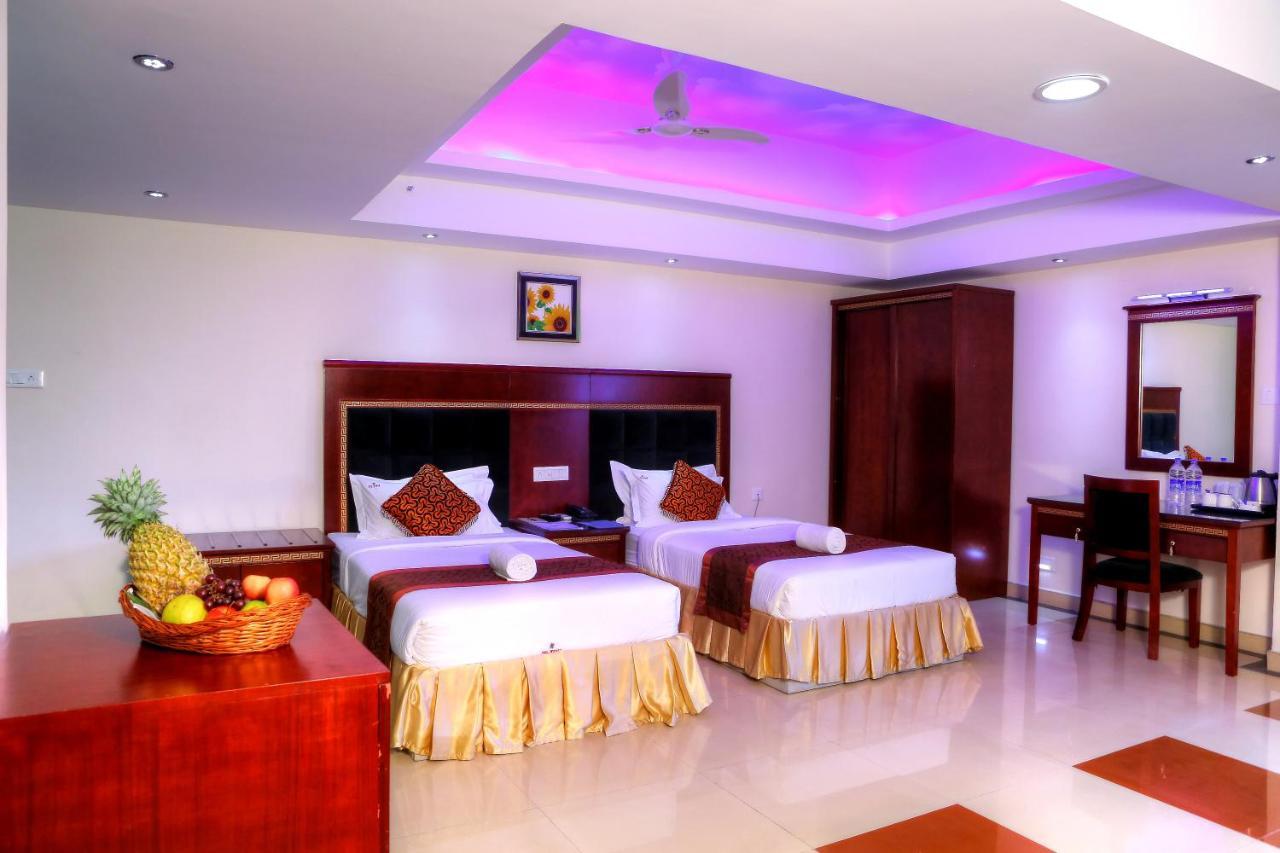 Hotel Hiton Perintalmanna Dış mekan fotoğraf