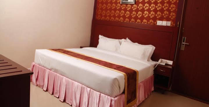 Hotel Hiton Perintalmanna Dış mekan fotoğraf