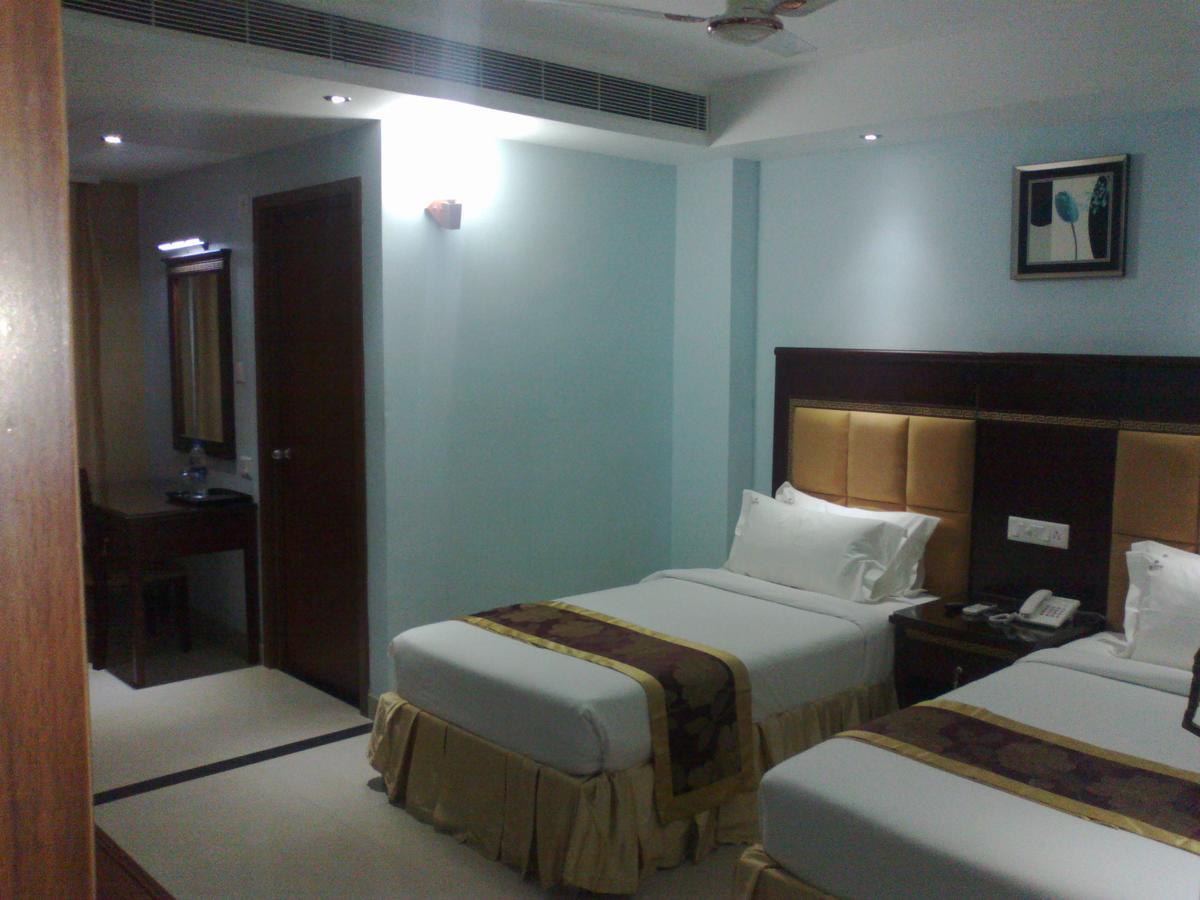 Hotel Hiton Perintalmanna Dış mekan fotoğraf